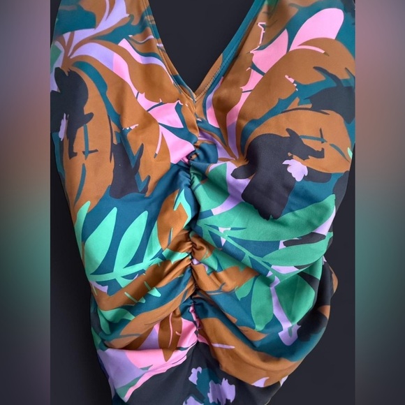 Colorful Tropical Print Swimsuit - Picture 3 of 3